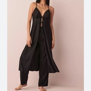 La Vie en Rose Chic Black open front adjustable straps night gown